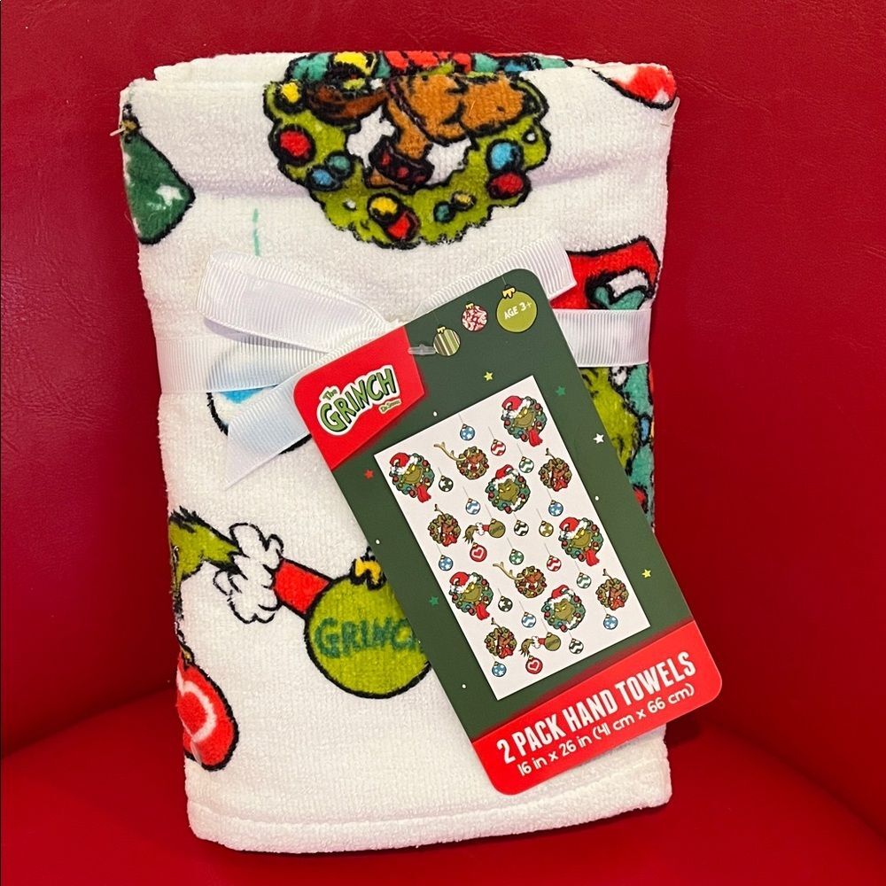 Dr. Seuss Grinch Hand Towels - White and Green